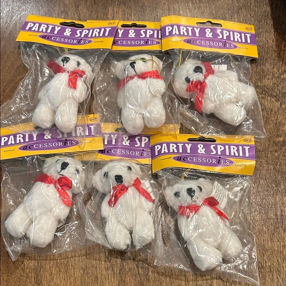 Homecoming 6 - 4” white Jointed Bears Mum & Garter